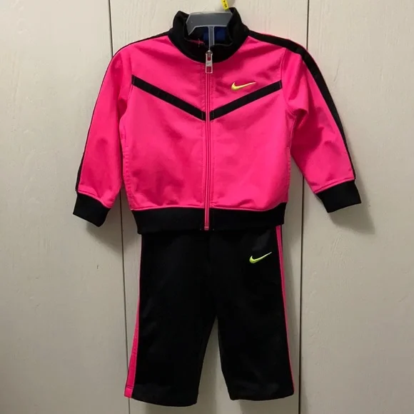 Nike Matching Sets Host Pick Nike Hot Pink Black Neon Yellow